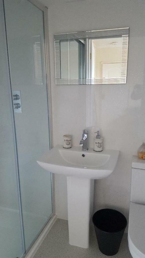 מלון פול Travellers Retreat מראה חיצוני תמונה